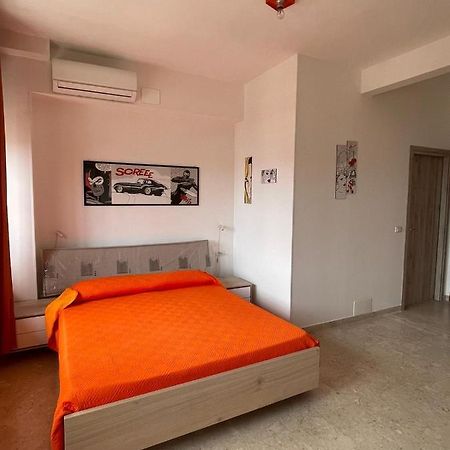 La Finestra Sul Mare B&B Crotone Exterior foto